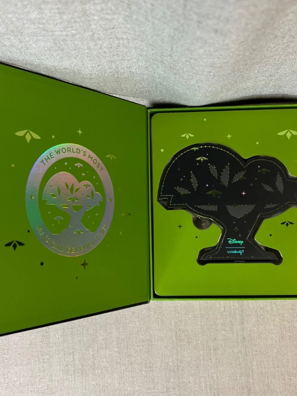 ❤️ Disney Animal Kingdom Ulta Beauty Makeup set - Picture 3 of 10